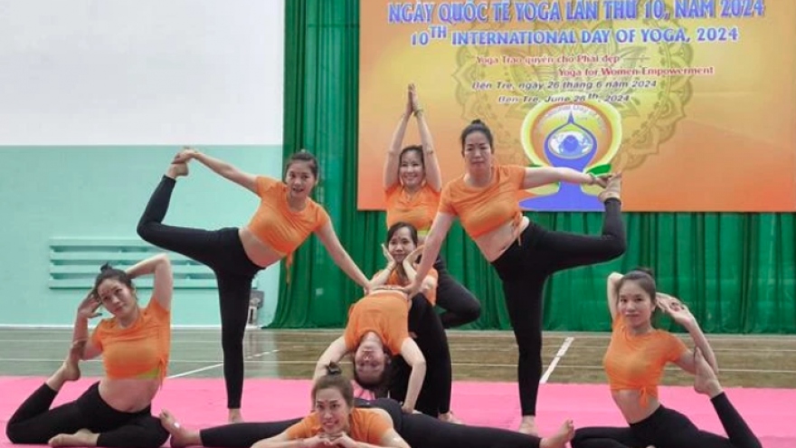 International Yoga Day marked in Ben Tre for first time